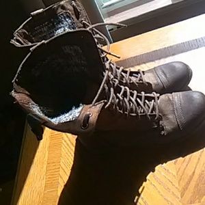 American eagle laced boots